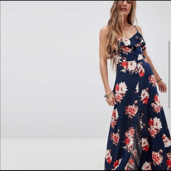 NWOT PEEP BACK 3/4th SLIT DRESS - Picture 2 of 9